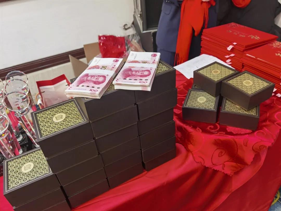 1644025924437658.jpg 1644025924437658.jpg